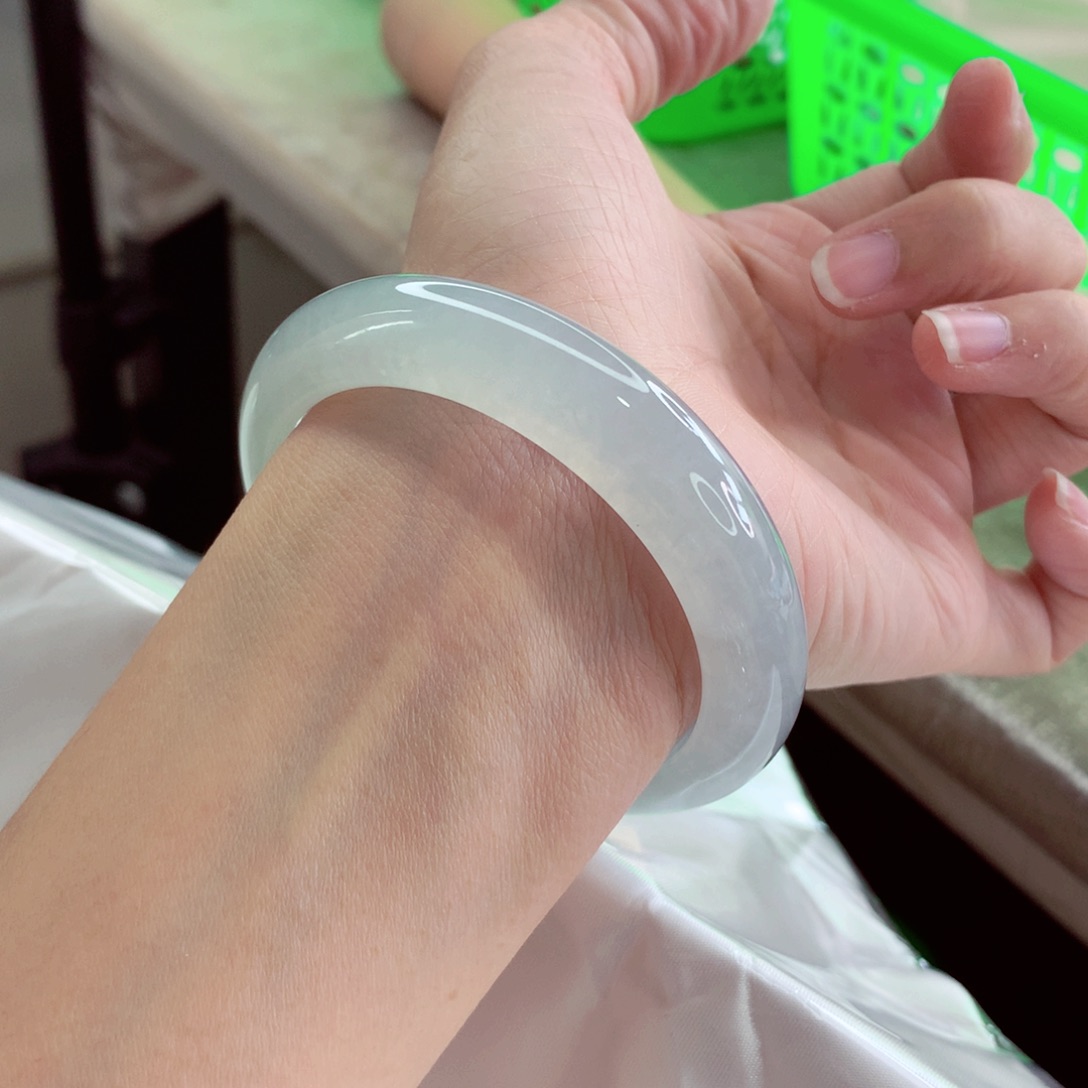 翡翠手镯未镶嵌56.5小万起光种水强推A