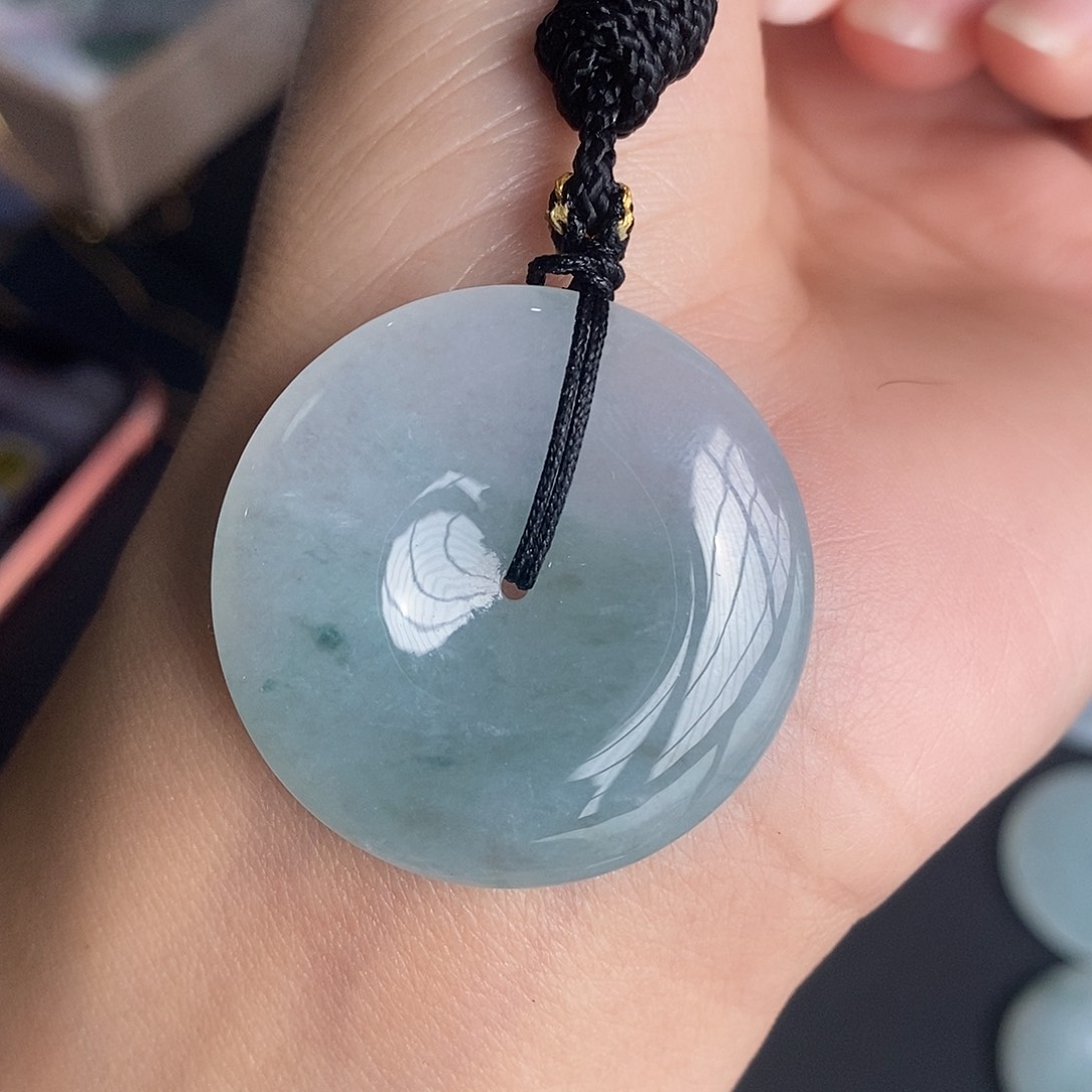 翡翠颈饰未镶嵌翡翠首饰