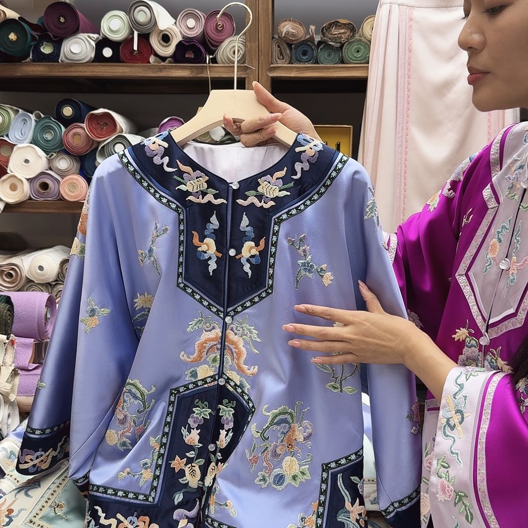 苏绣太太服10,胸围116，衣长64
