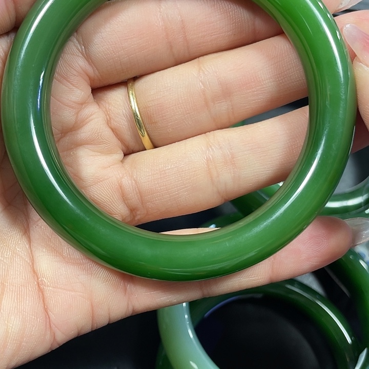 和田玉（碧玉）手镯未镶嵌