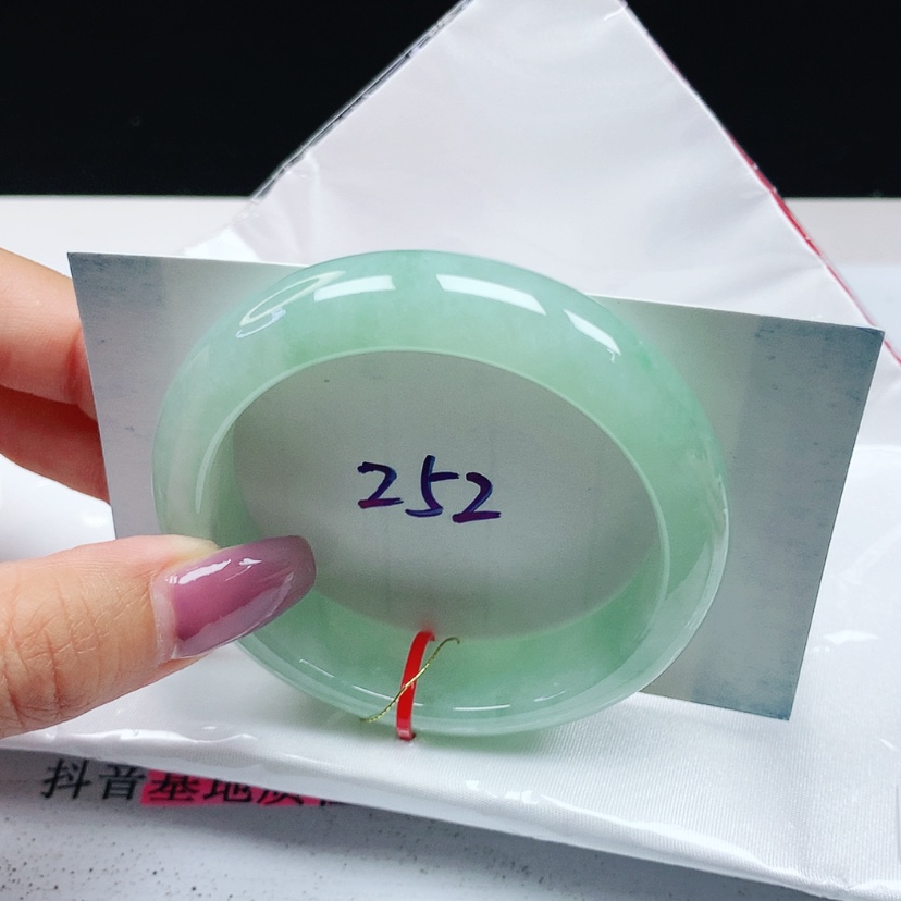 【闪购商品】翡翠手镯未镶嵌 正圈52+