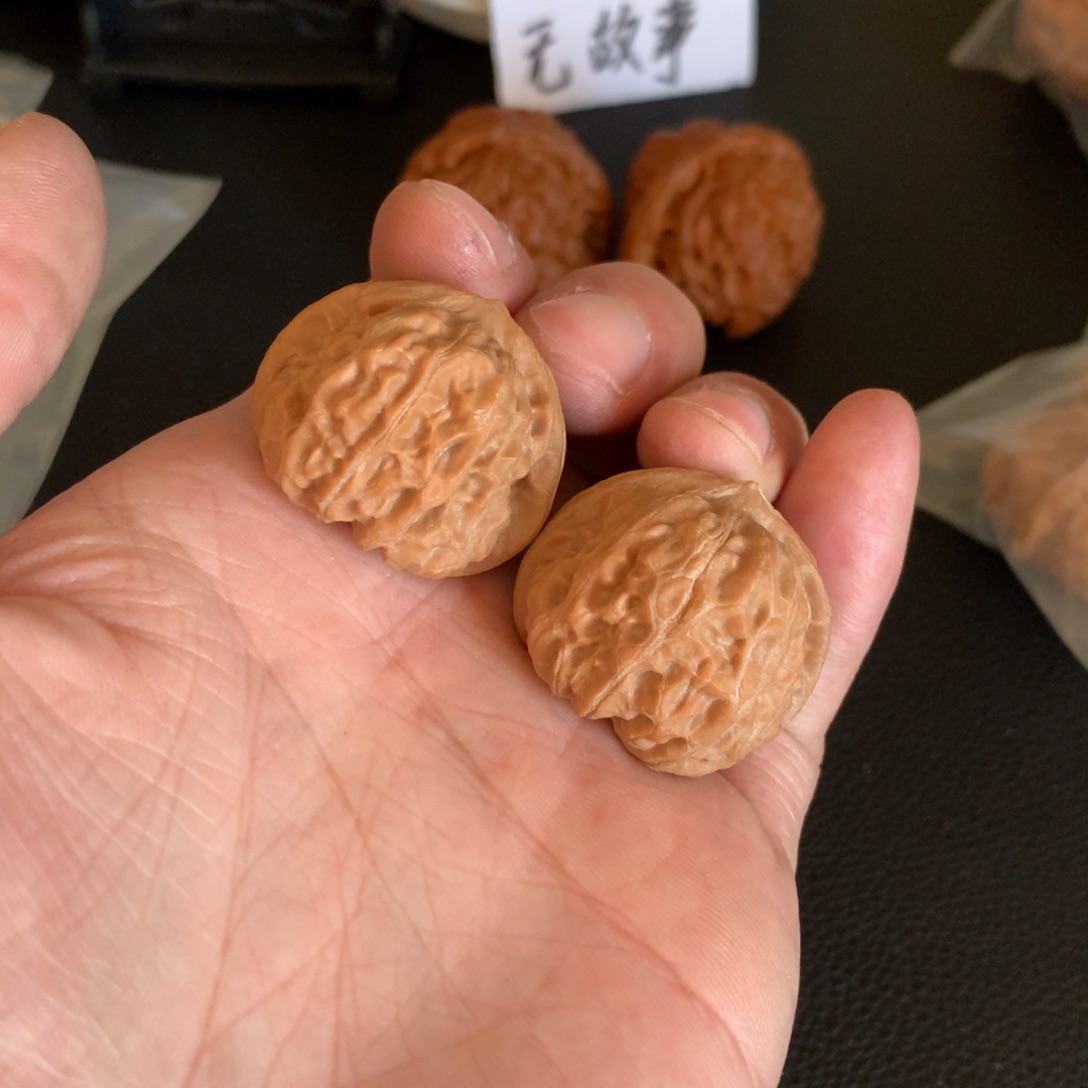 文玩核桃把件待****！门头沟元宝33