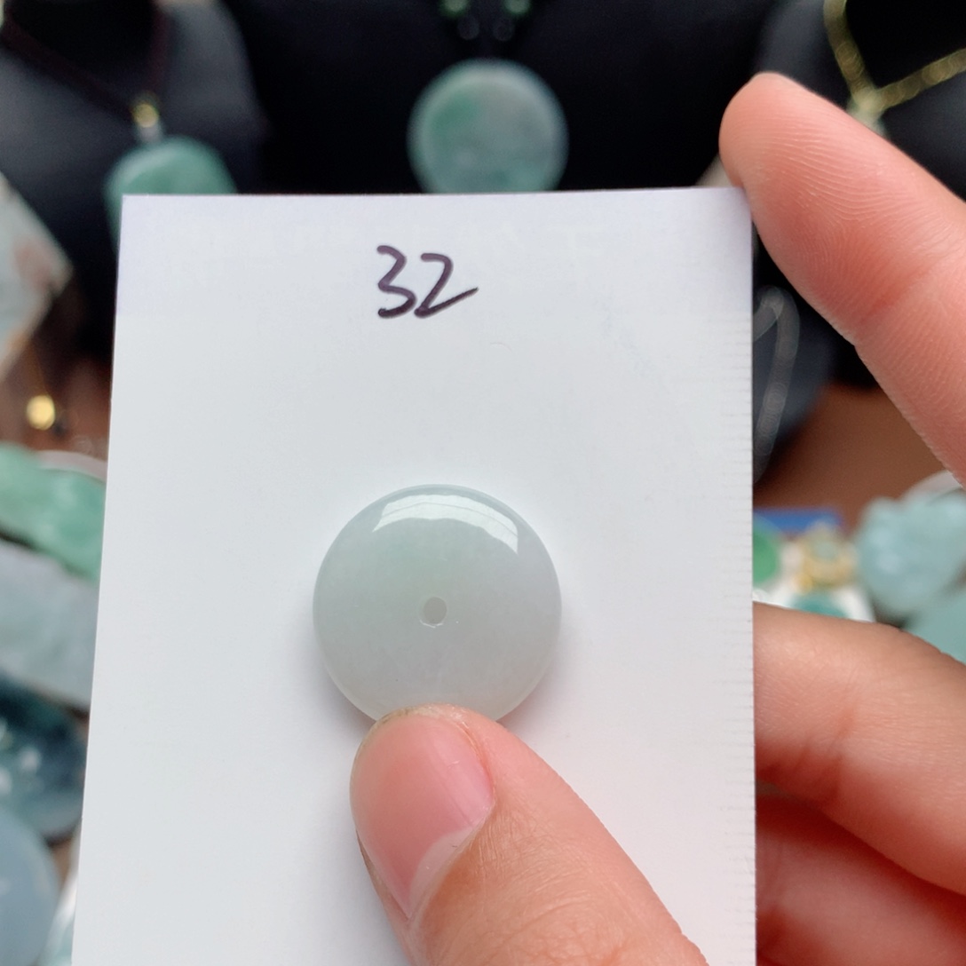 翡翠未镶嵌颈饰吊坠