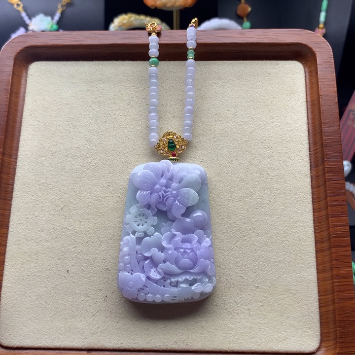 翡翠颈饰未镶嵌紫翡花牌