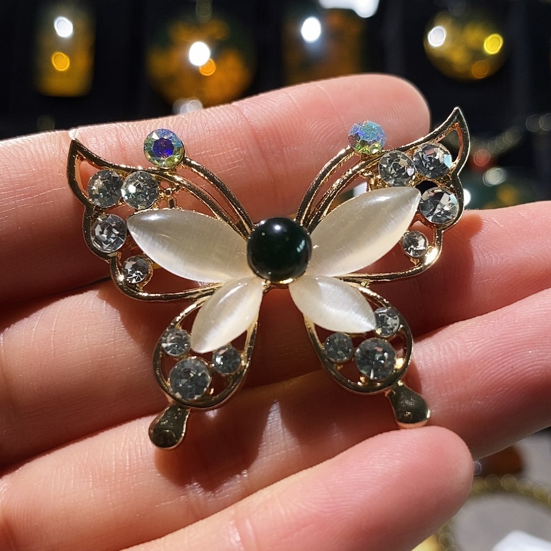 琥珀合金珠宝奇石