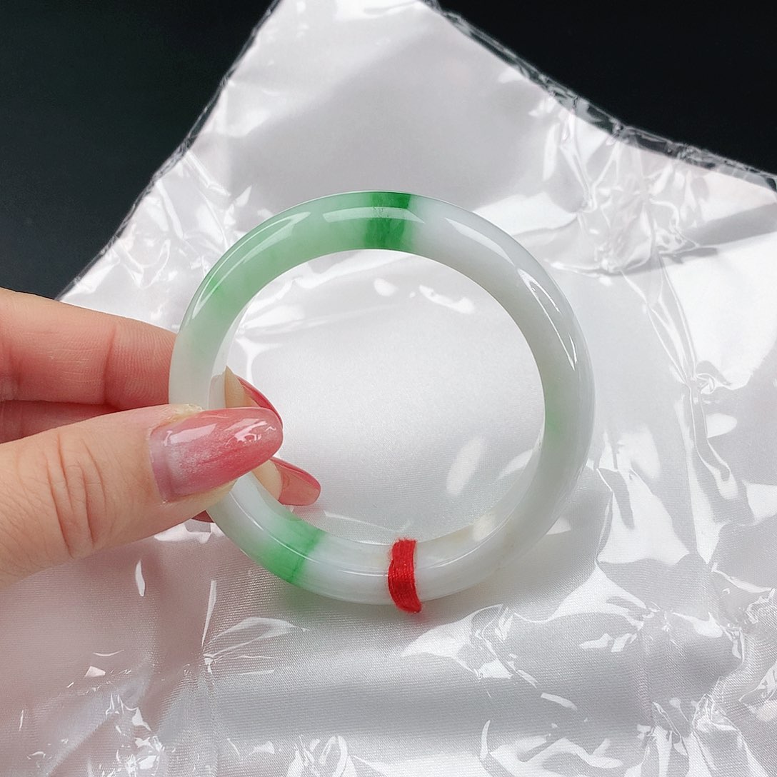 翡翠手镯未镶嵌翡翠063