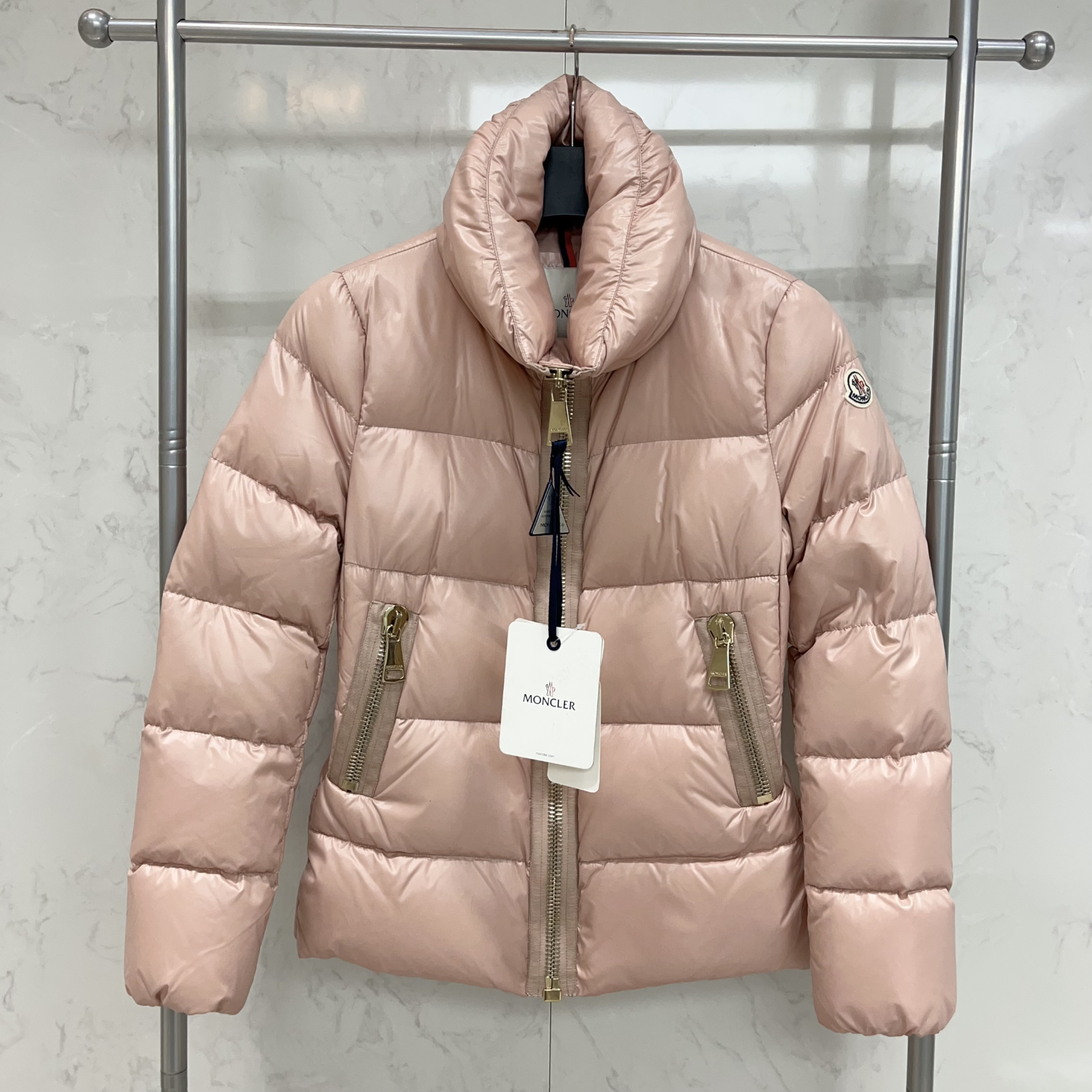 未使用 MONCLER 盟可睐/蒙口 存放微瑕 女款蒙口修身羽绒服JOUX