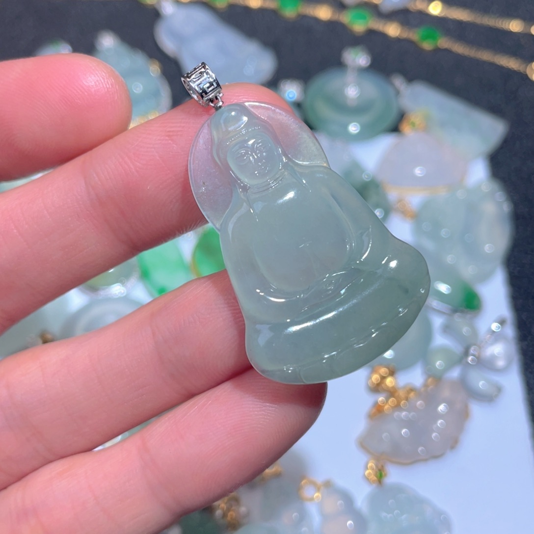 翡翠颈饰18K金镶嵌翡翠