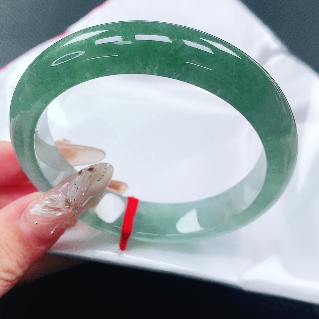 翡翠手镯未镶嵌58圈