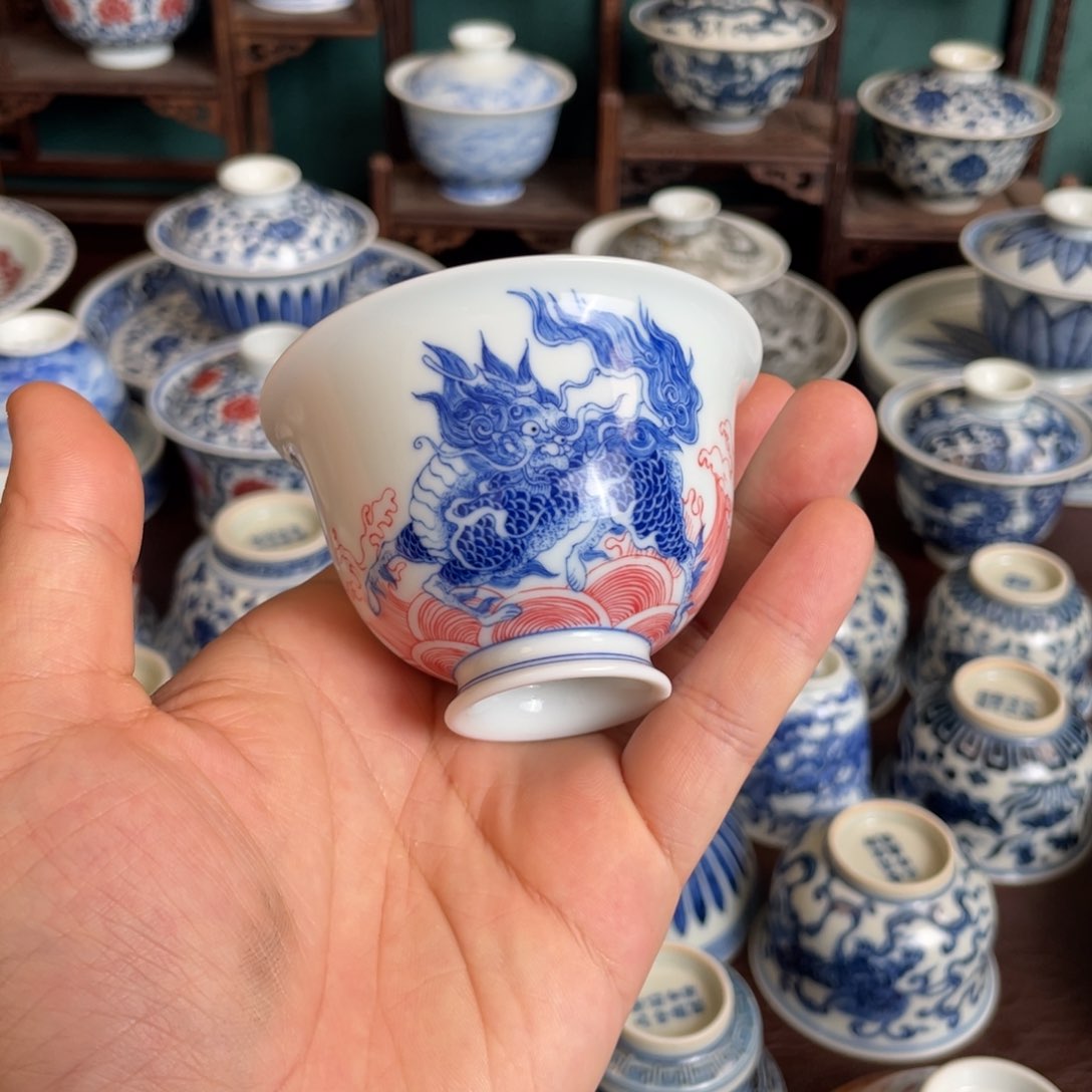 微瑕青花釉下红麒麟小高足杯