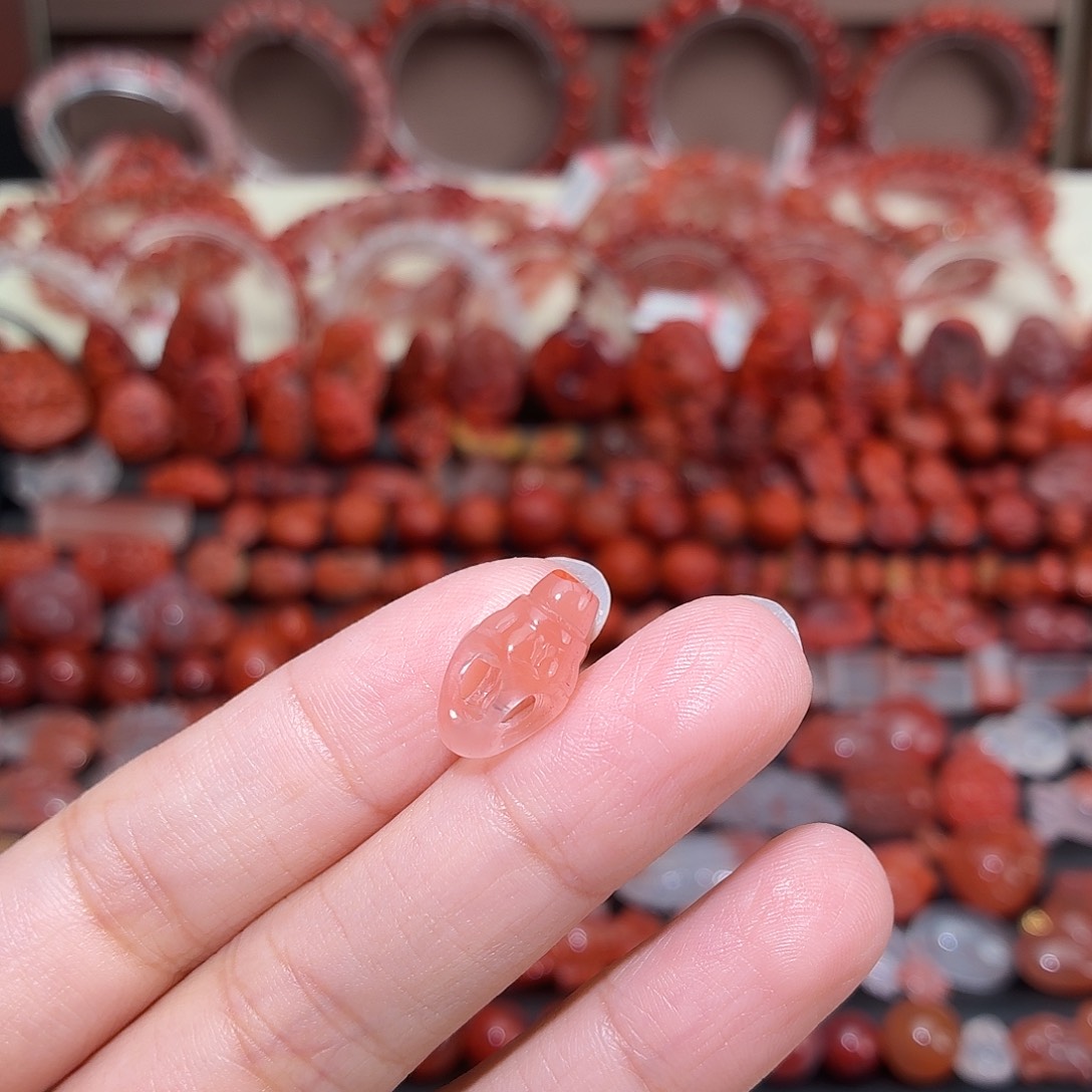 南红玛瑙未镶嵌颈饰