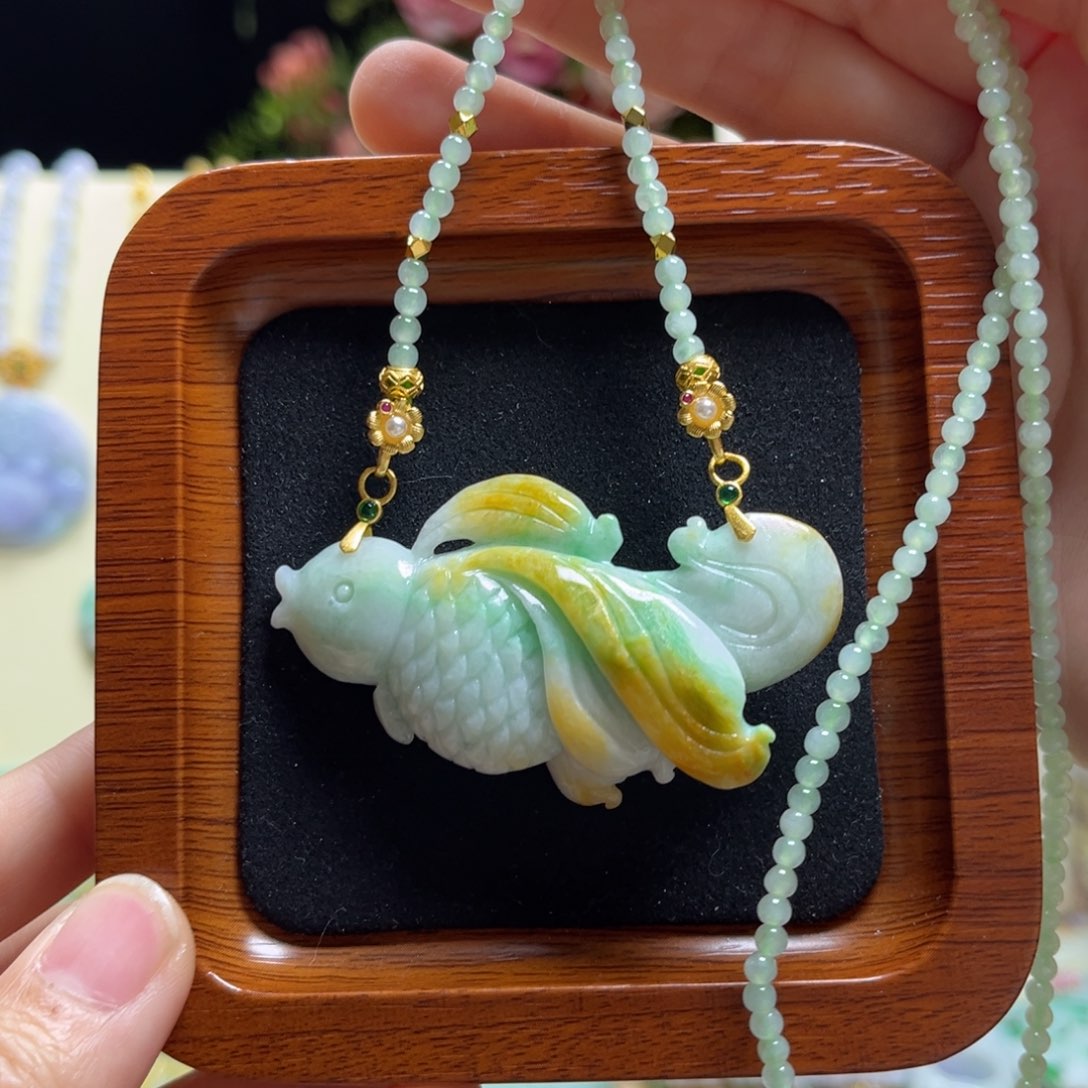 翡翠颈饰未镶嵌仙女鱼