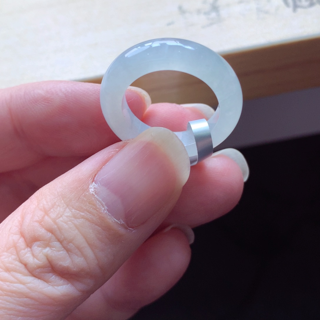 翡翠颈饰未镶嵌吊坠