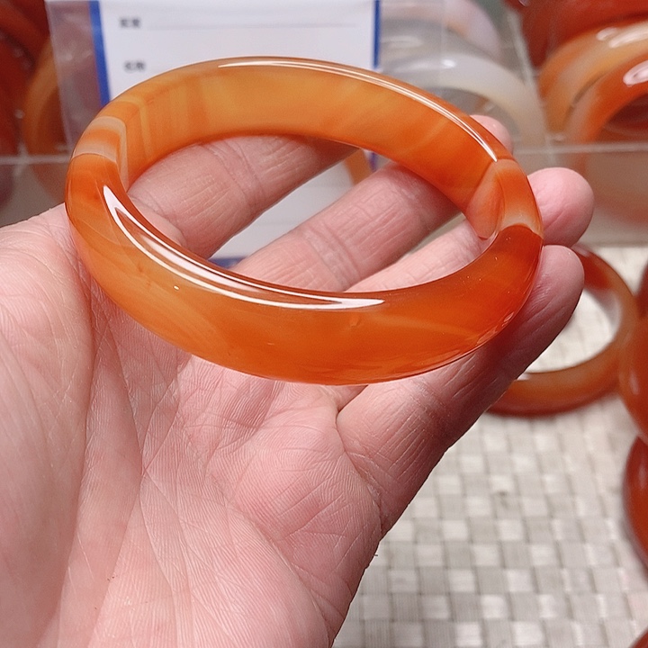 玛瑙/玉髓手镯未镶嵌