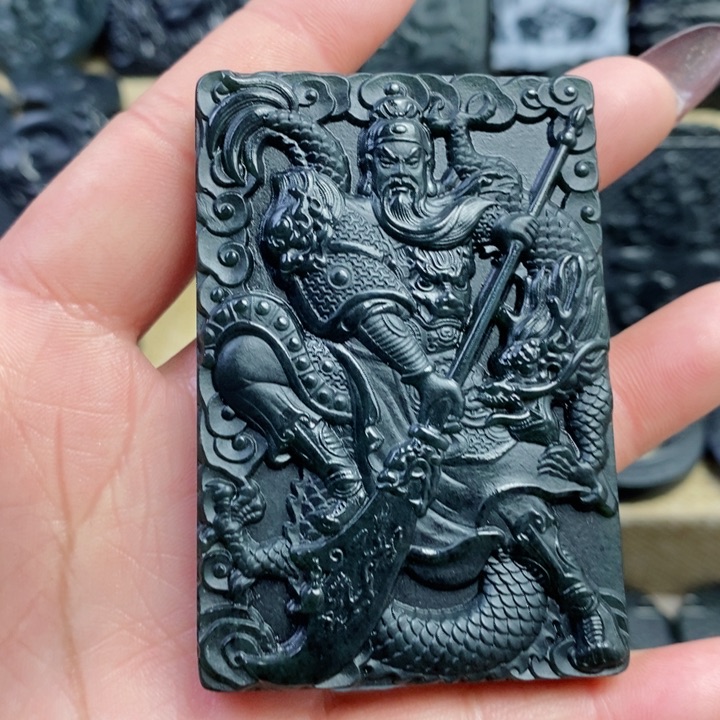 和田玉（青玉）颈饰未镶嵌双面雕刻