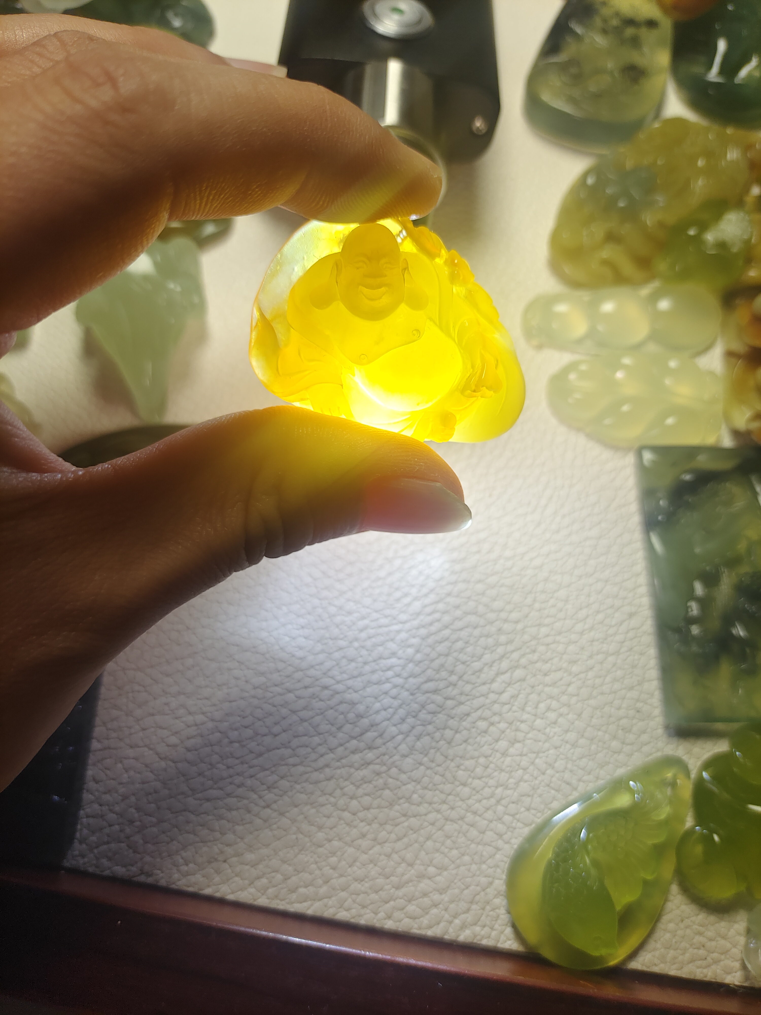 天然花玉  手工雕刻卧佛   雕工精美  料质细润