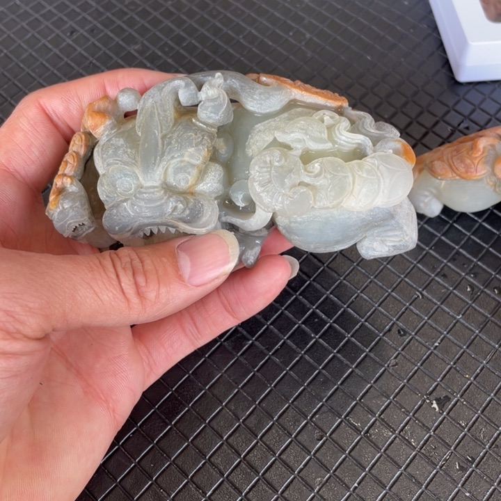 石英质玉（黄龙玉）颈饰未镶嵌