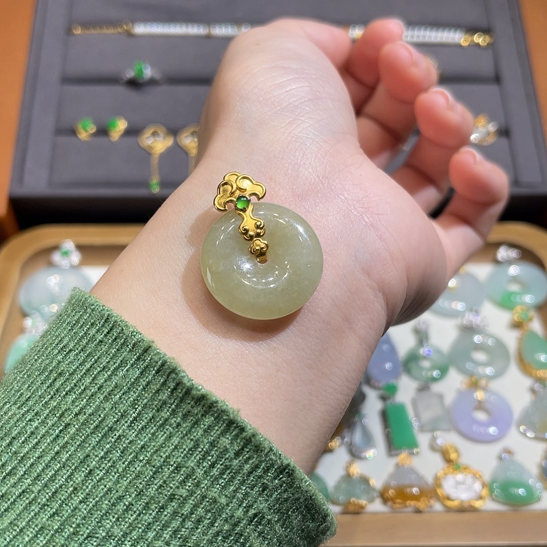 翡翠吊坠(不含链)18K金镶嵌冰黄平安扣