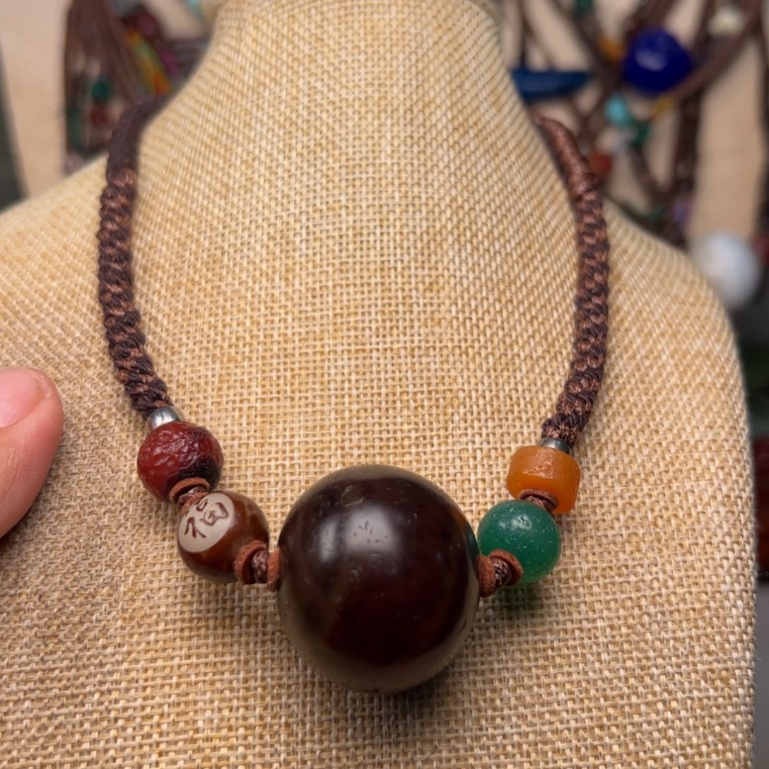 玛瑙/玉髓颈饰未镶嵌