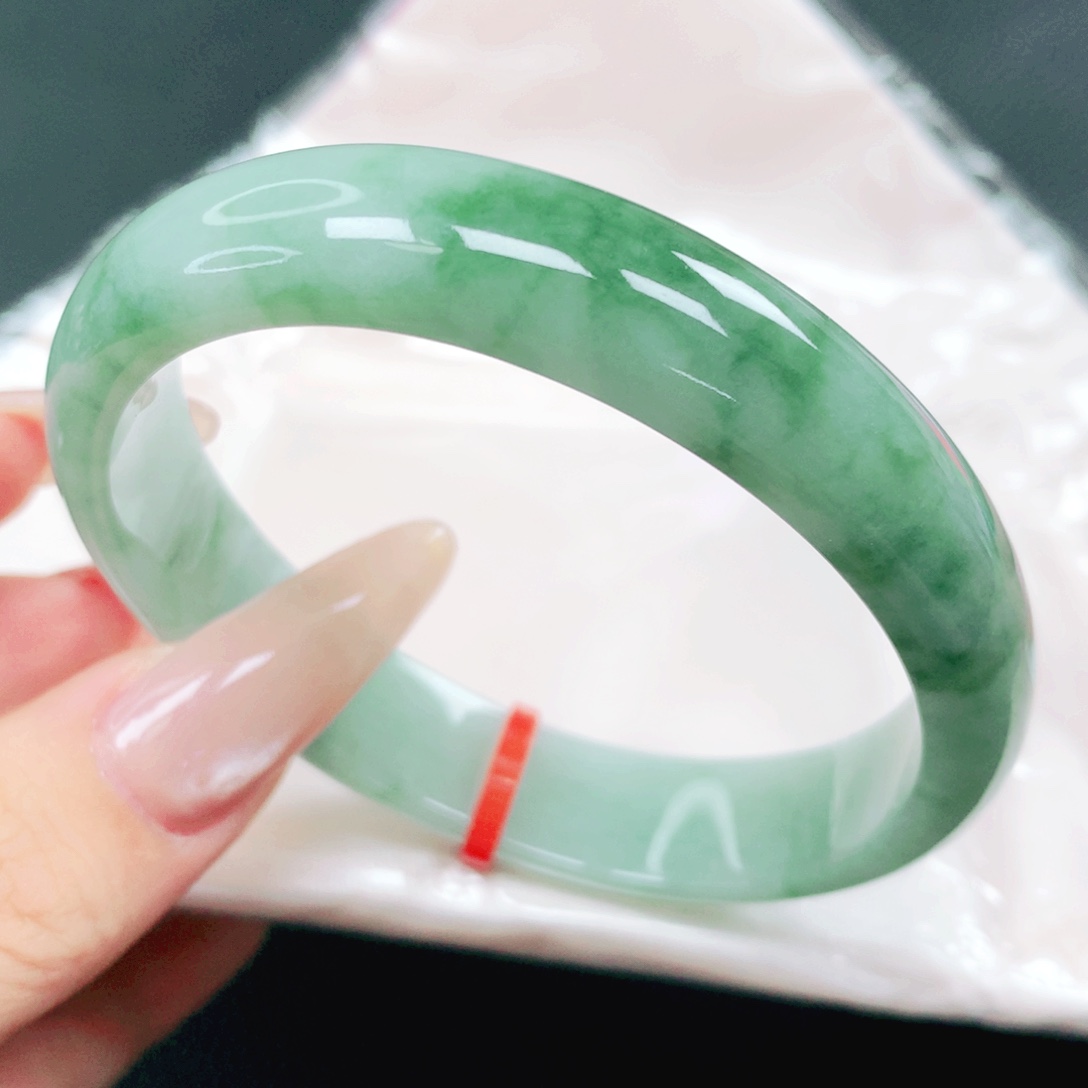 翡翠未镶嵌手镯58贵