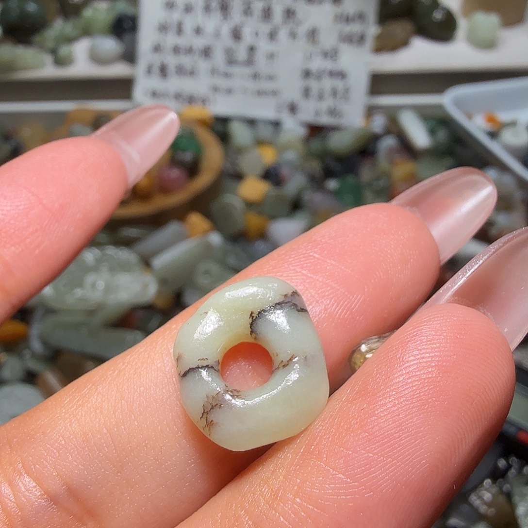 和田玉未镶嵌珠宝奇石