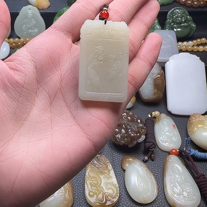 和田玉未镶嵌颈饰