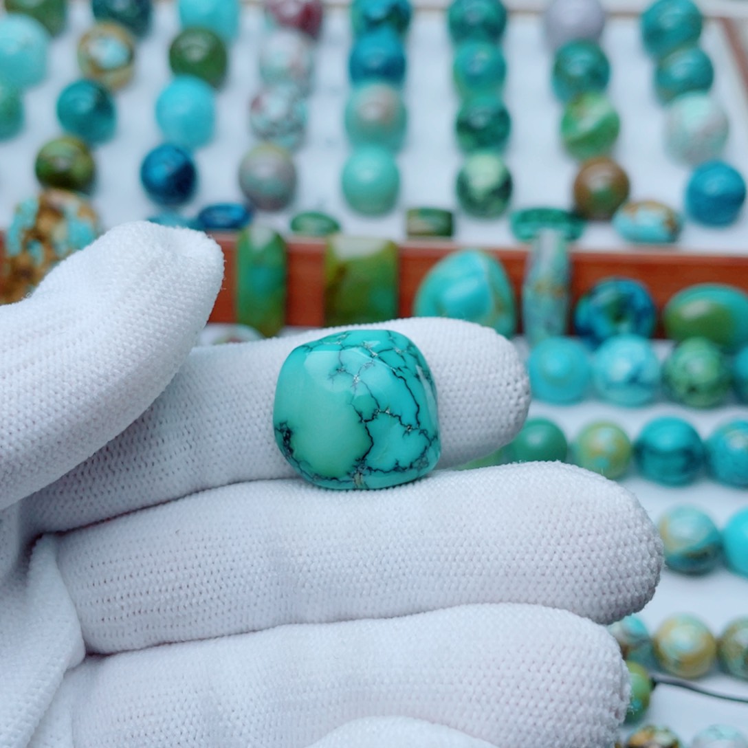 未镶嵌绿松石珠宝奇石
