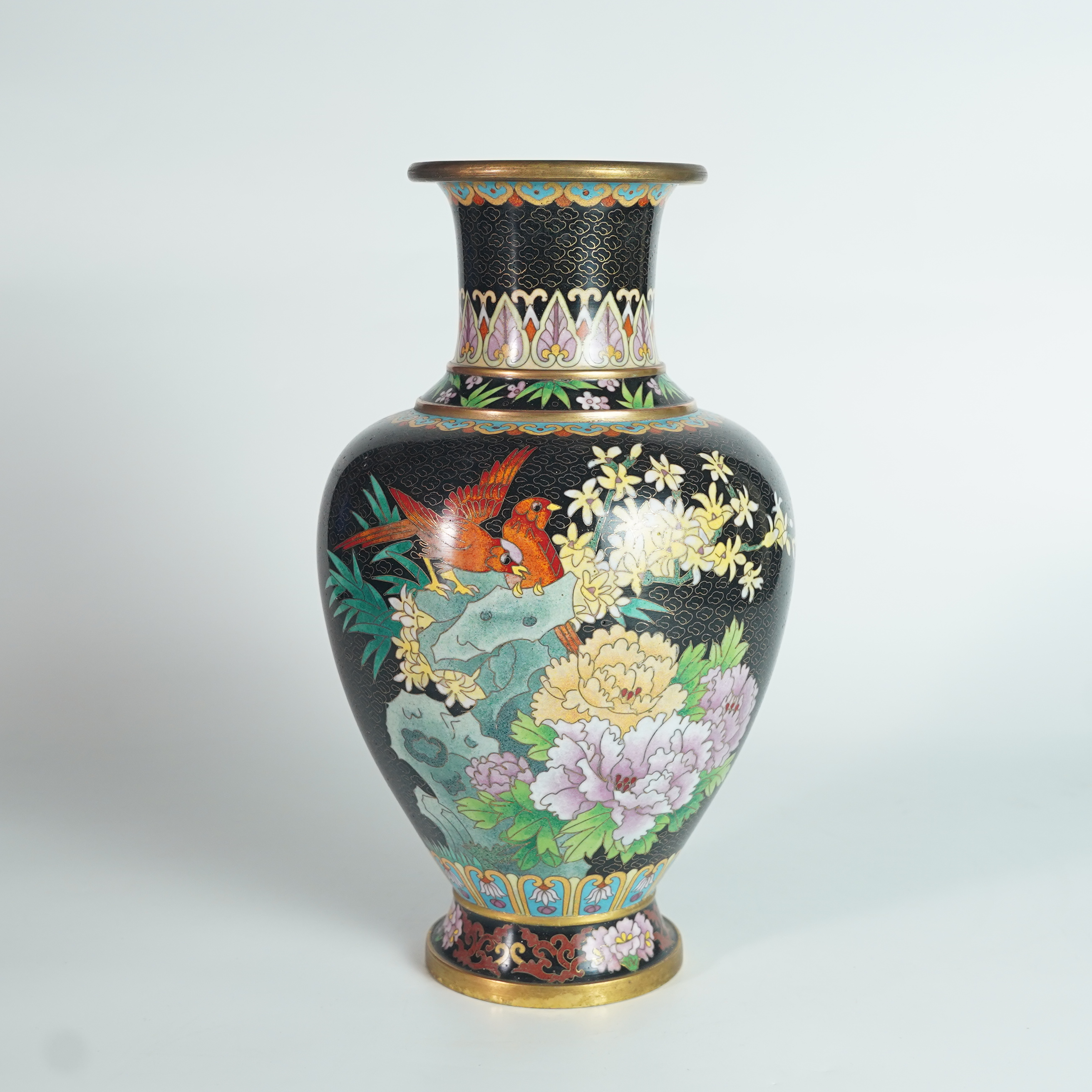 LABC250525004【十竹斋】民国晚期解放初期掐丝珐琅花卉纹赏瓶