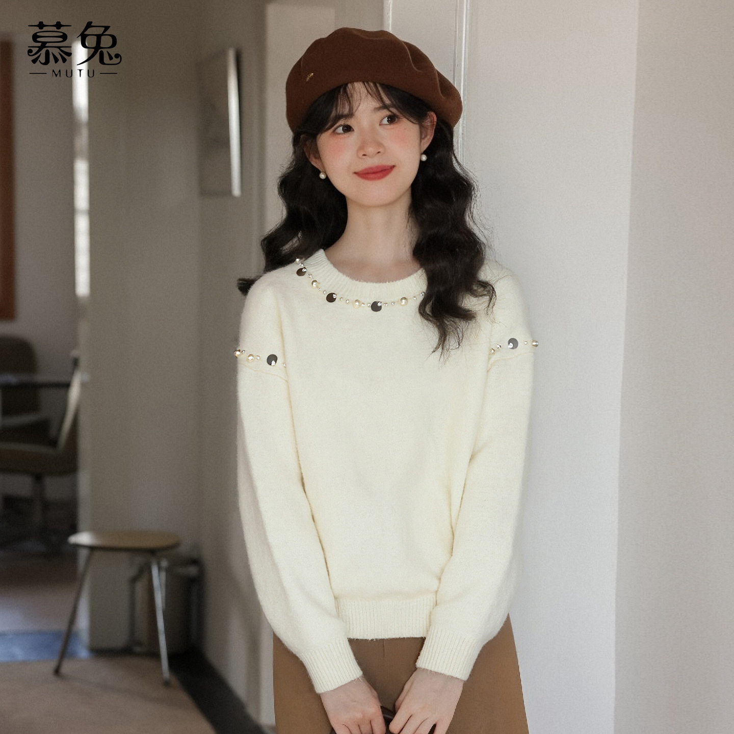 慕兔温柔风长袖毛衣女冬季甜美宽松软糯蓝色针织上衣TU30240