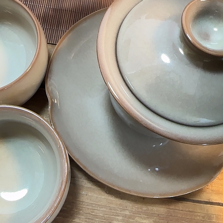 壶皆**回陶瓷，陶瓷……陶瓷