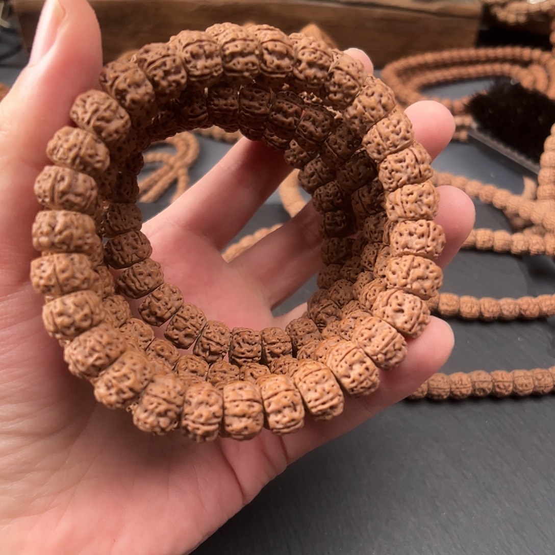 金刚菩提吊坠龙切梅花手串