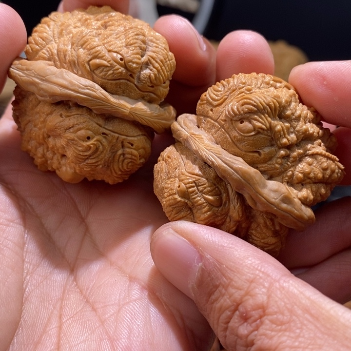 核桃把件O****x纯手工雕刻文玩核桃