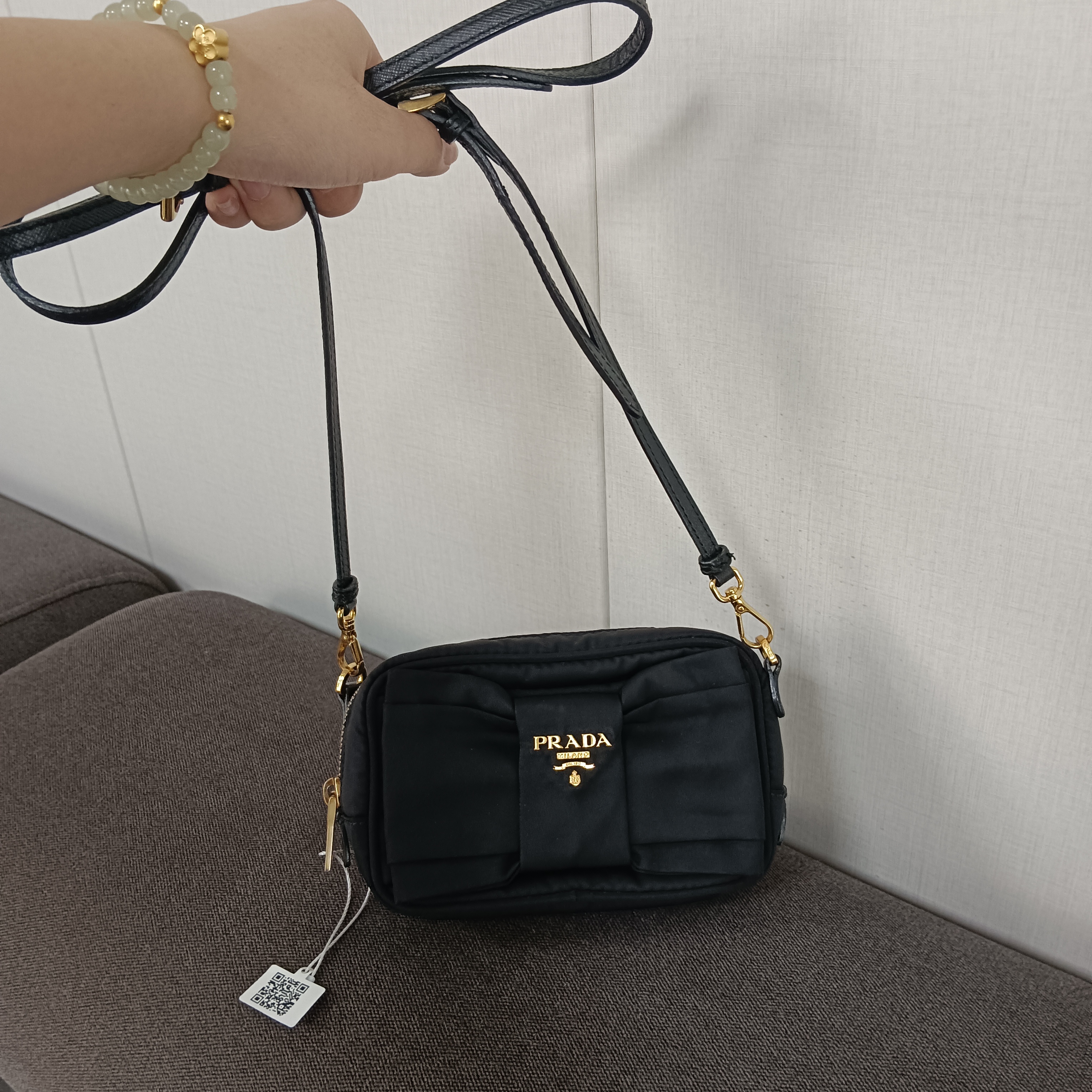 95新 Prada/普拉达 兔兔奢菠萝/普拉达斜挎包/16010