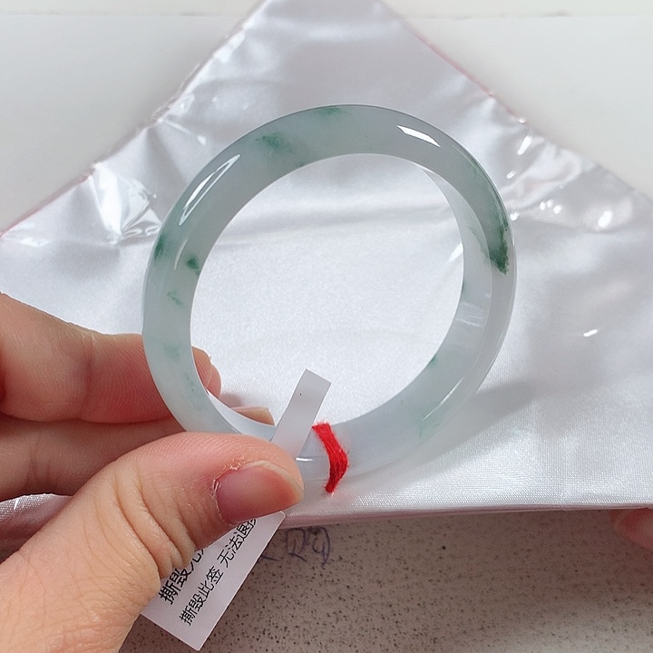 翡翠手镯未镶嵌①①②