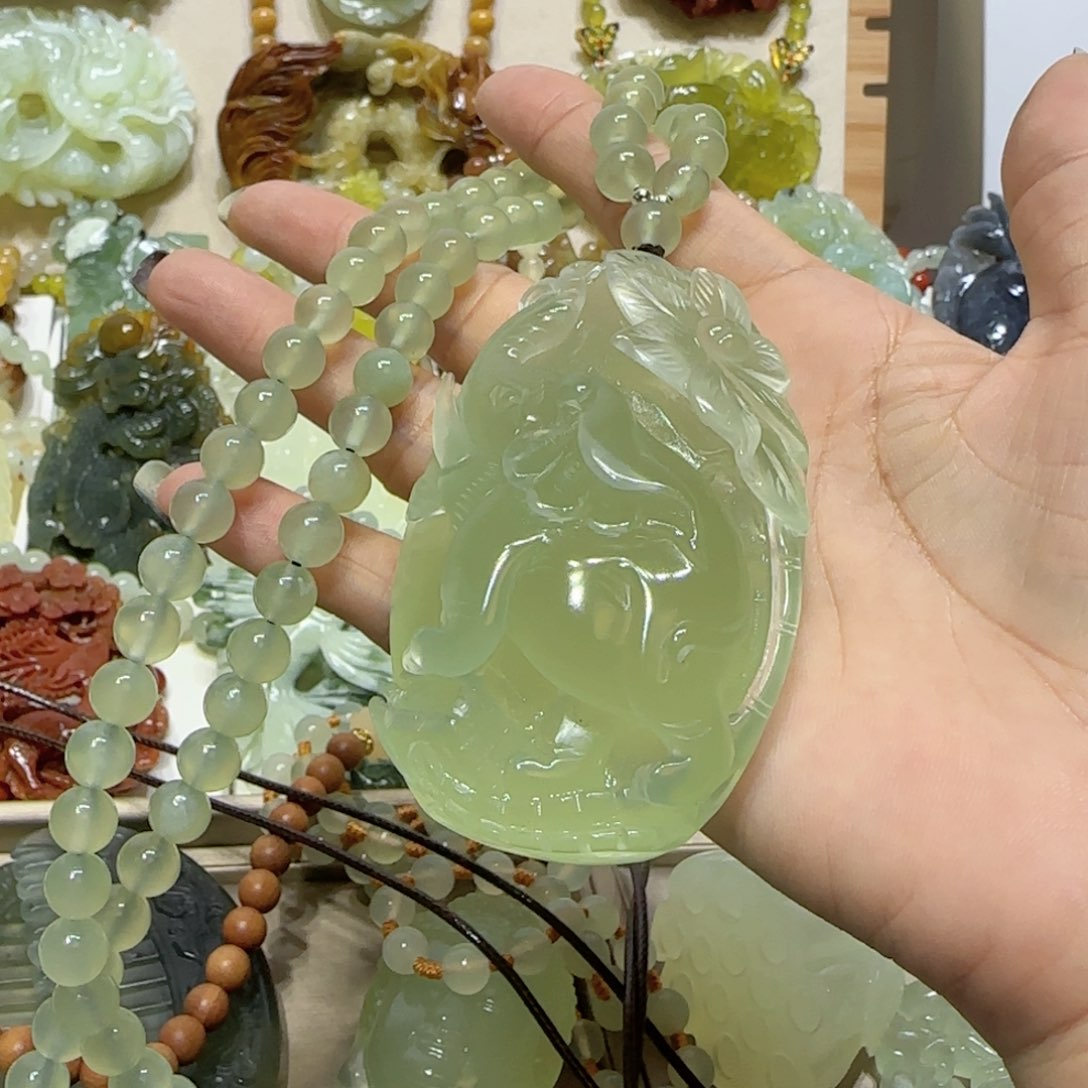 未镶嵌蛇纹石玉吊坠?***?