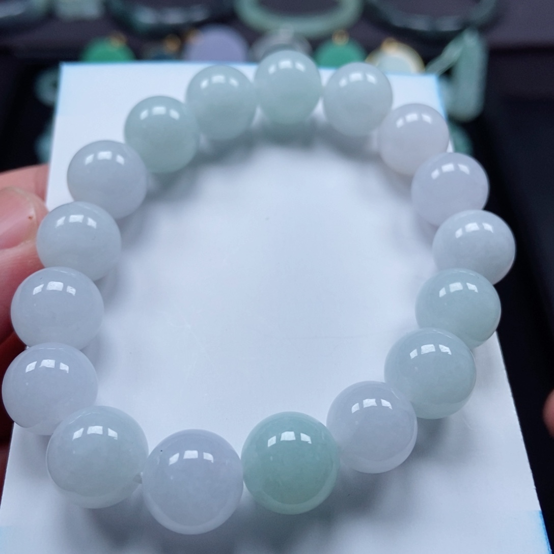 翡翠颈饰未镶嵌珠串