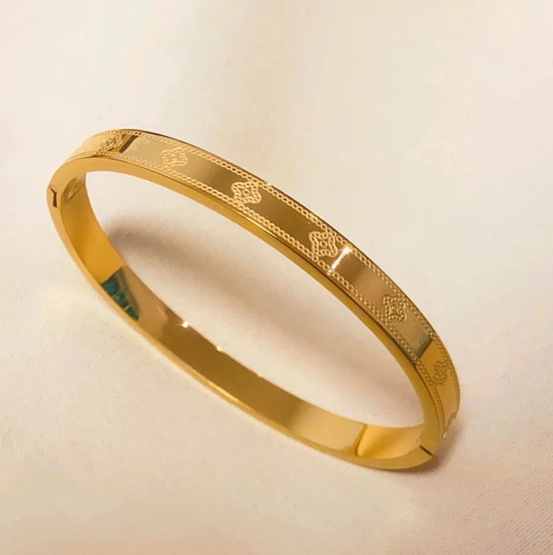 四叶草手镯YL640四叶草手镯YL640