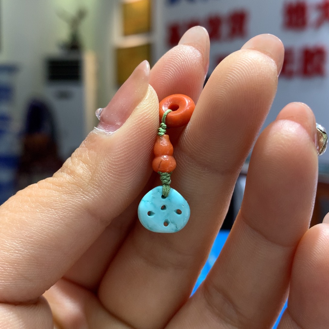 南红玛瑙配饰未镶嵌