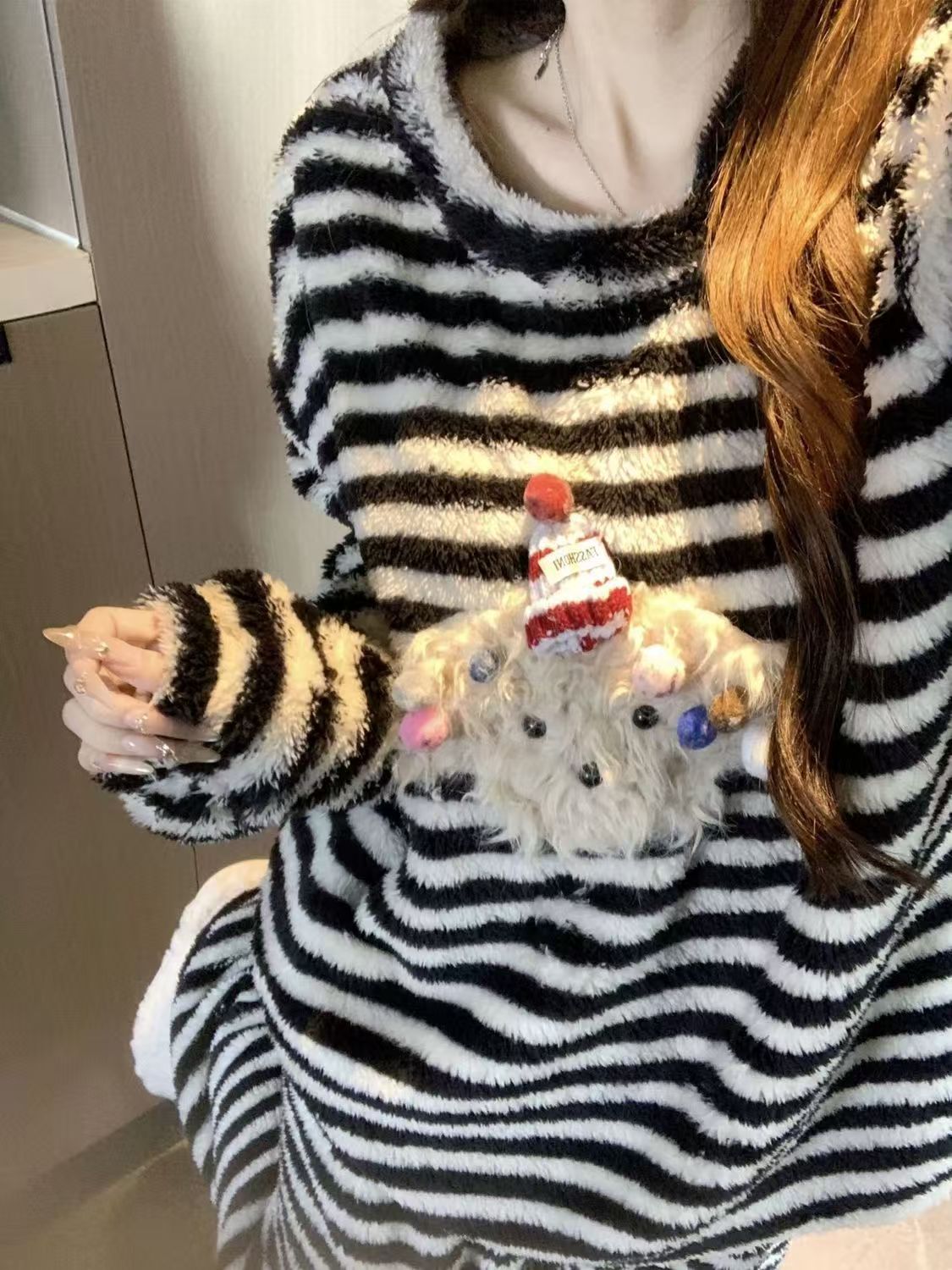 可爱红帽条纹小狗珊瑚绒睡衣女秋冬季简约条纹加厚家居服套装外穿