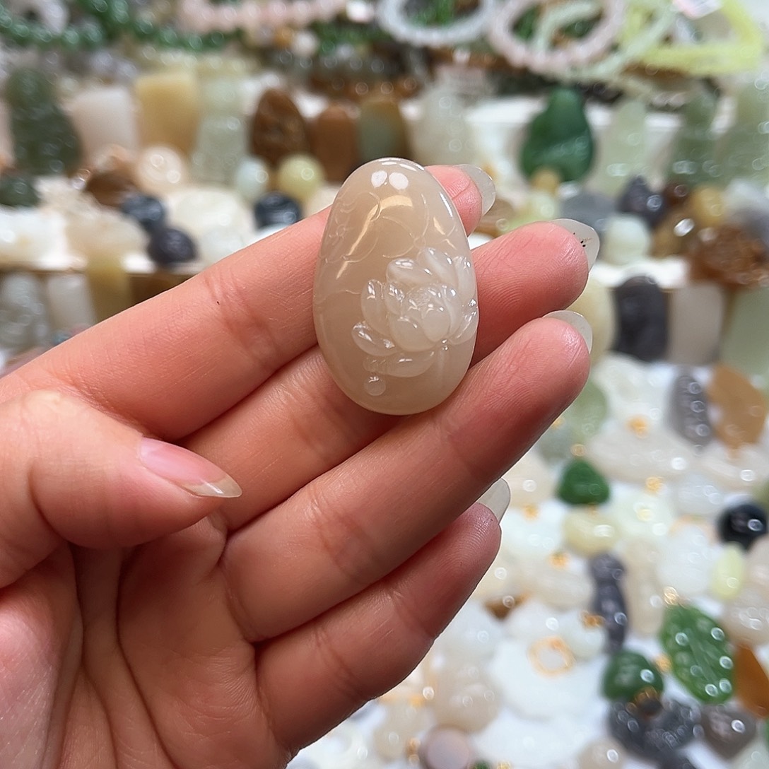 和田玉吊坠(赠链)未镶嵌7*