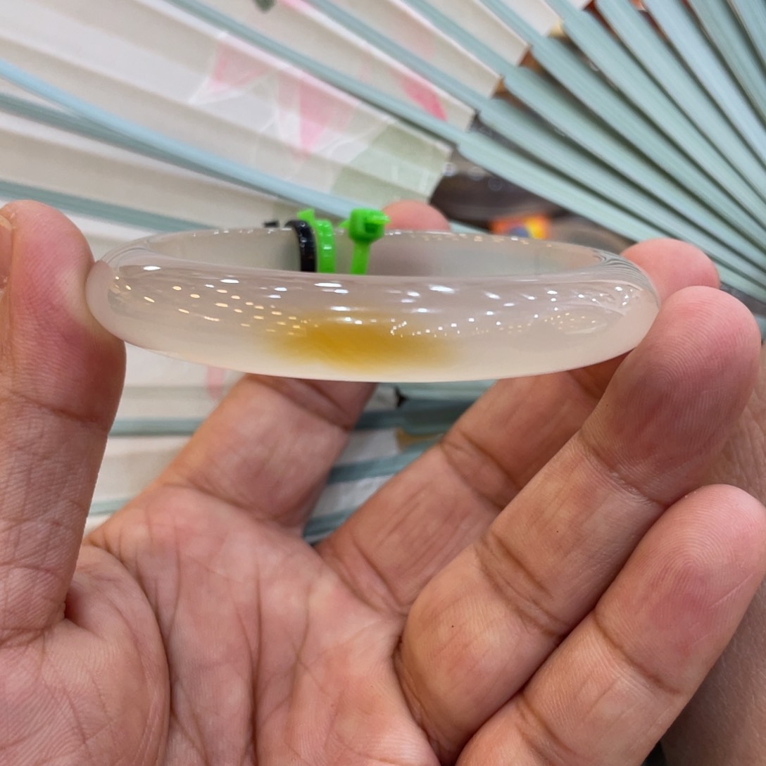 玛瑙/玉髓手镯未镶嵌?****子