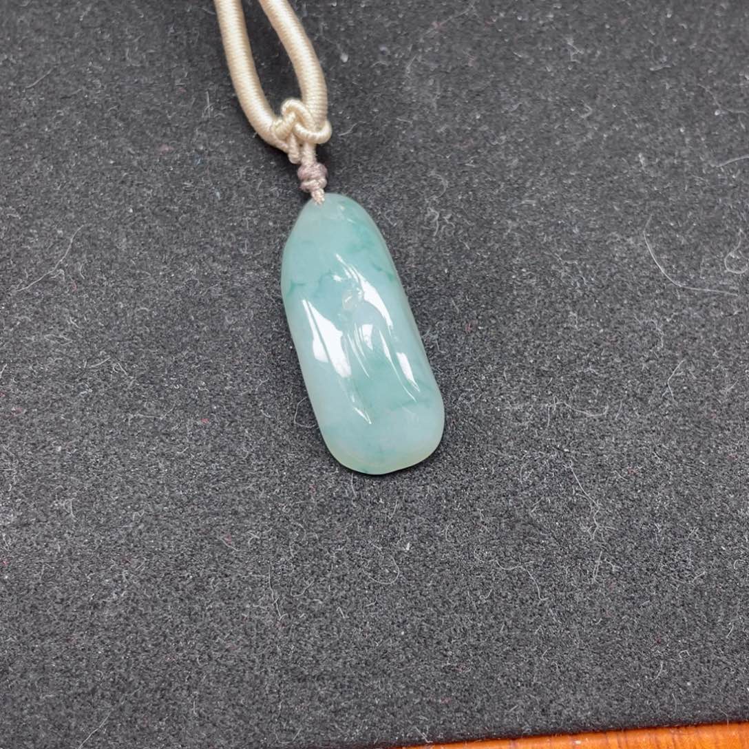 翡翠颈饰未镶嵌火****莲悟道