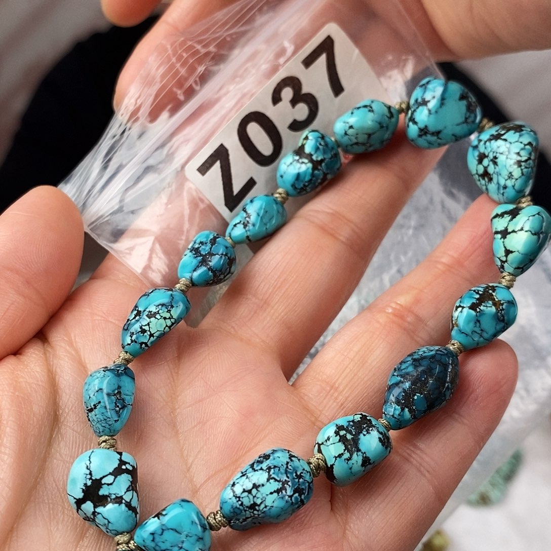 绿松石未镶嵌原矿