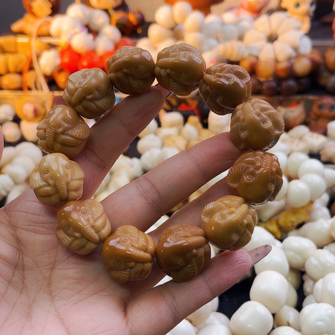 菩提根/象牙果手串风化小象