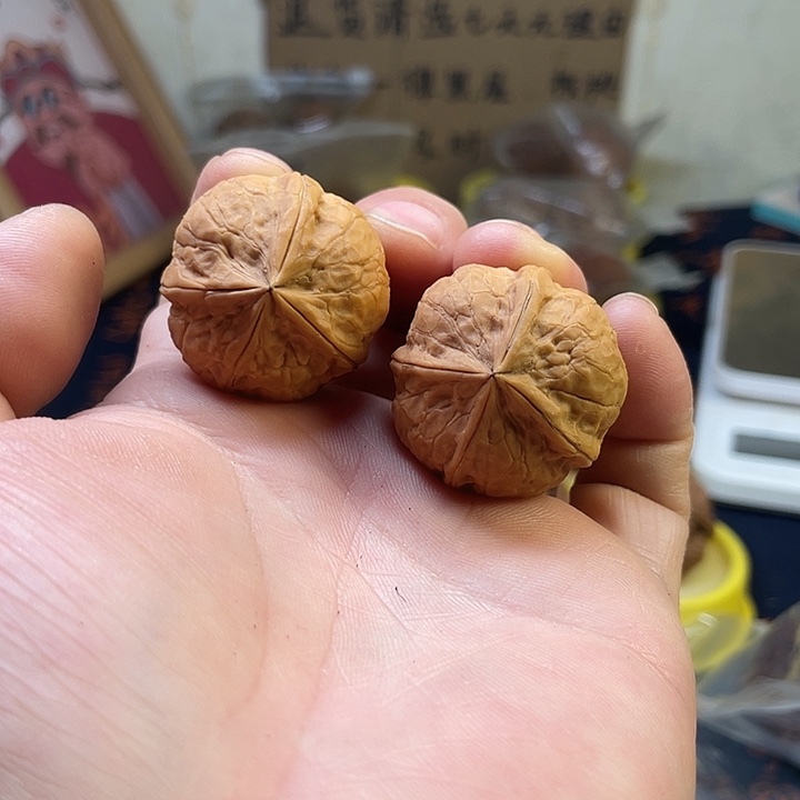 文玩核桃吊坠小四棱