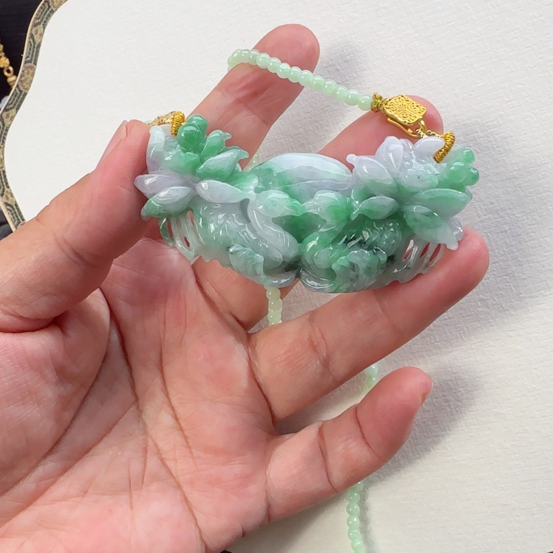 翡翠颈饰未镶嵌仿古