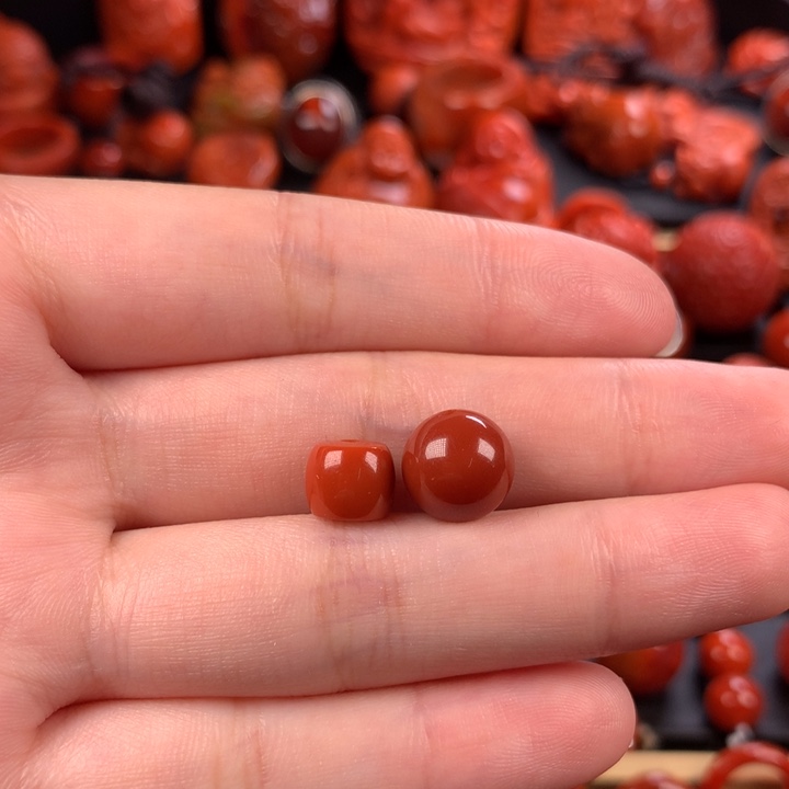 未镶嵌套装南红玛瑙?