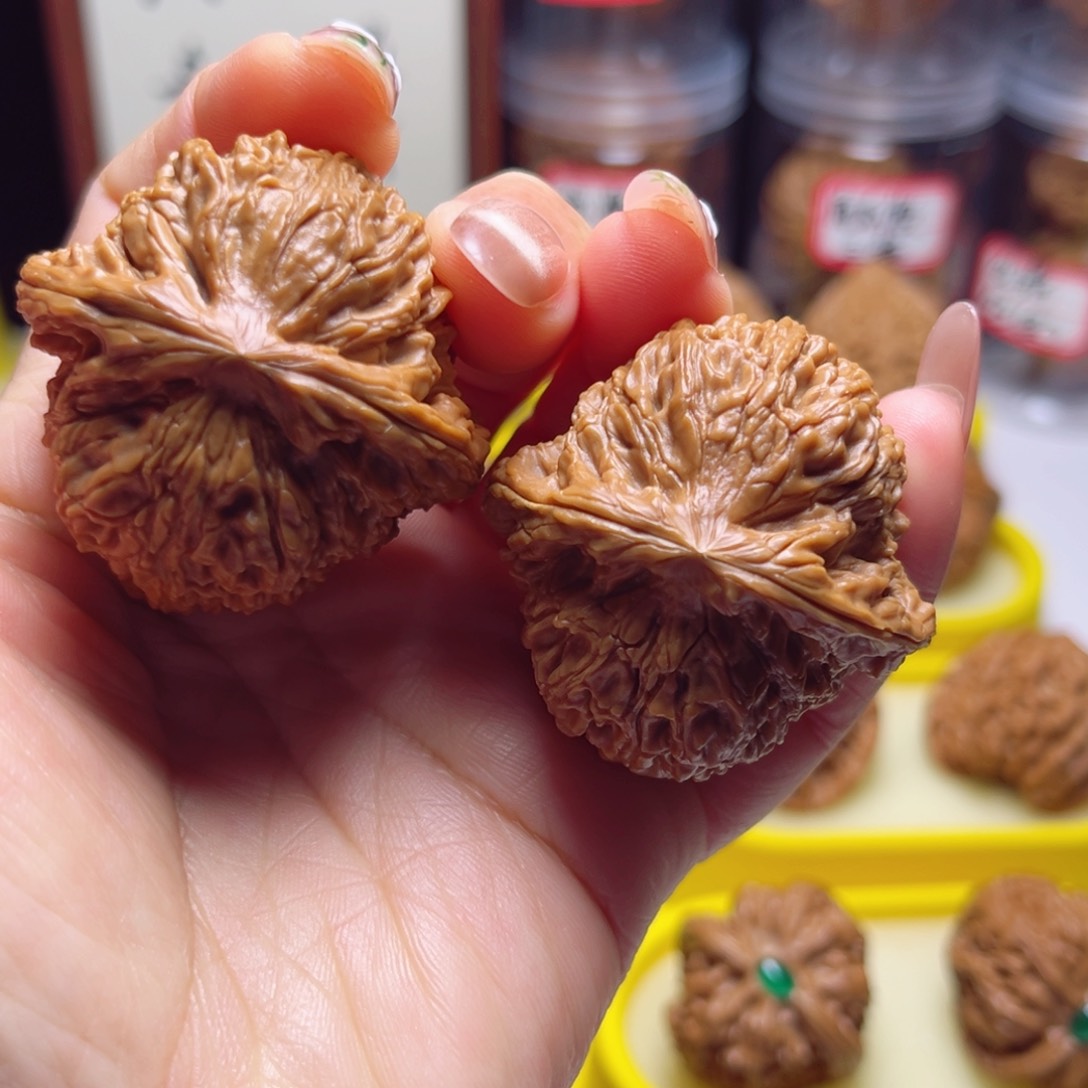 文玩核桃吊坠43尺球南江