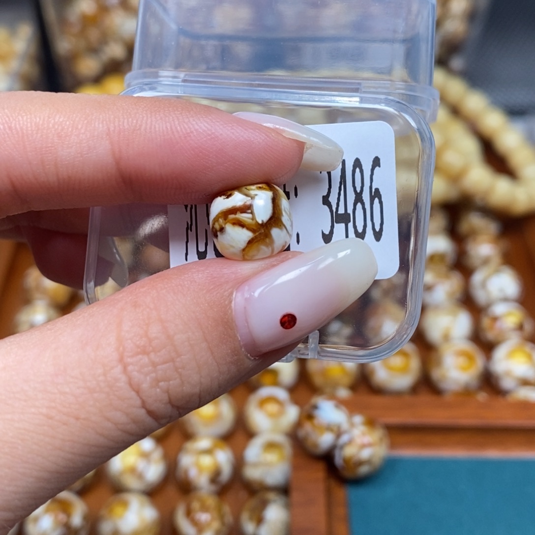 蜜蜡未镶嵌珠宝奇石3486