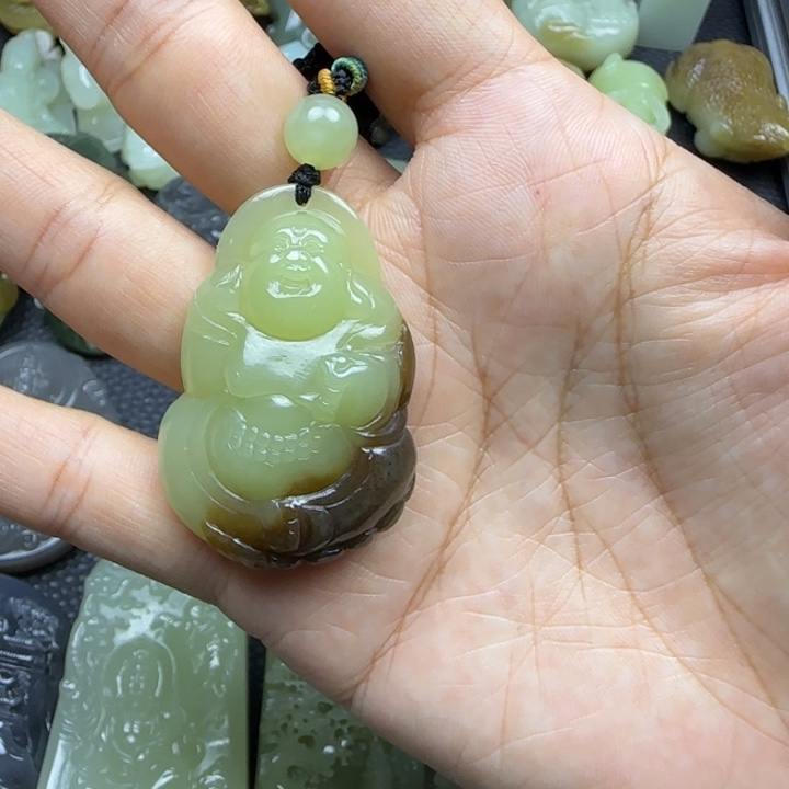 时****颈饰未镶嵌和田玉